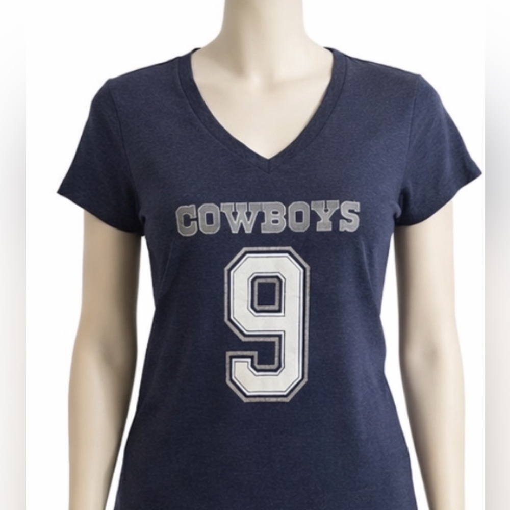Dallas Cowboys #9 Women’s V-Neck T-Shirt Medium Blue Graphic Tee NFL